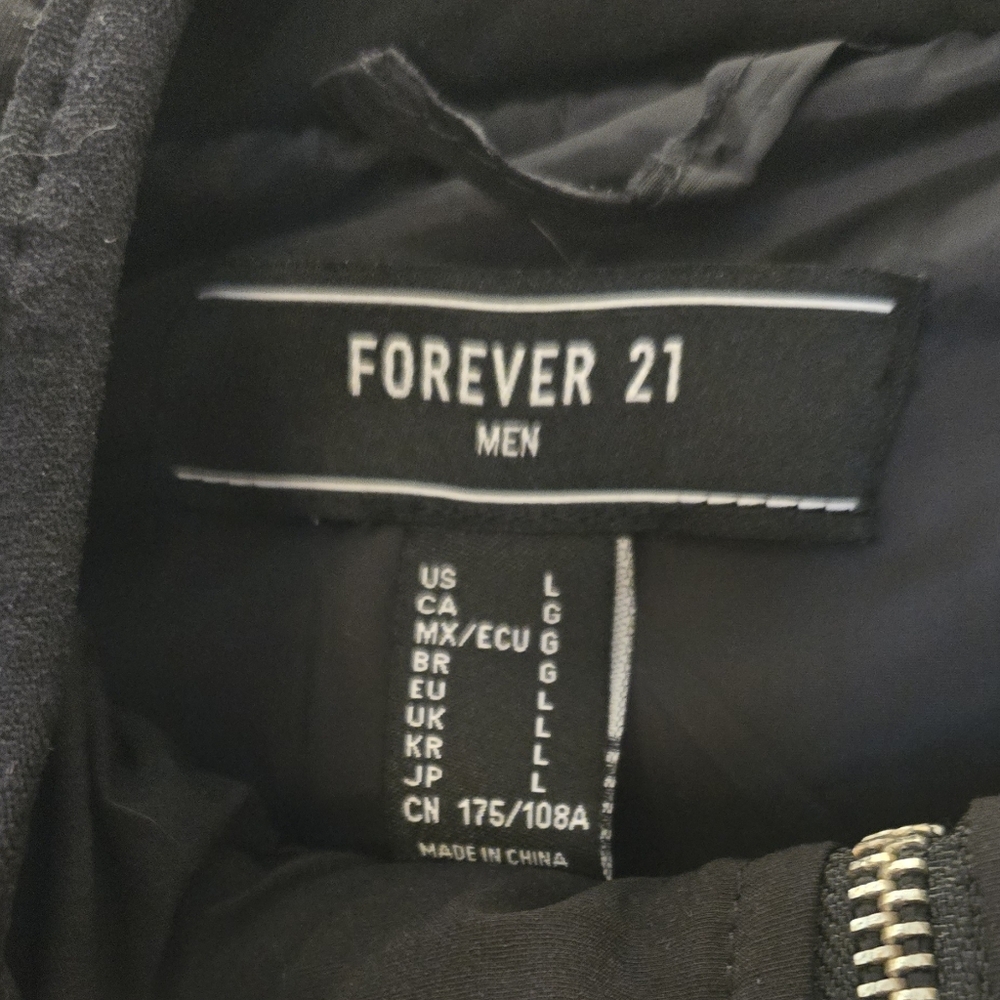 Forever 21 Men's Size Large Black Puffer Jacket - Picture 2 of 5